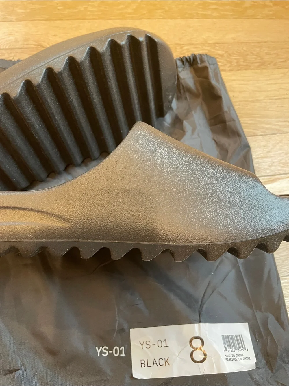 Yeezy Foam Slide Sandals in Black